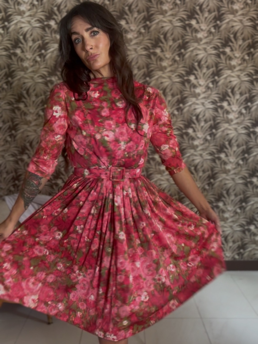 Vintage 1950s fuschia pink floral print dress with belt